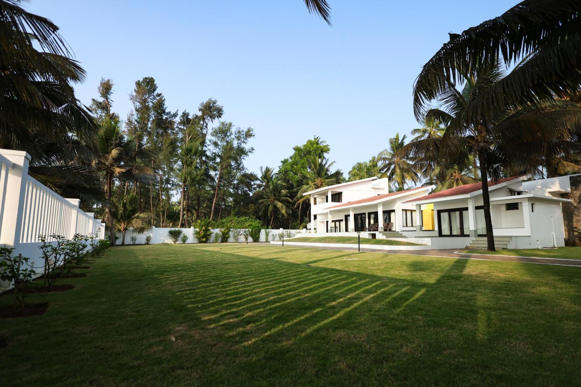 Seascape By Ewa Properties Malpe Exterior photo